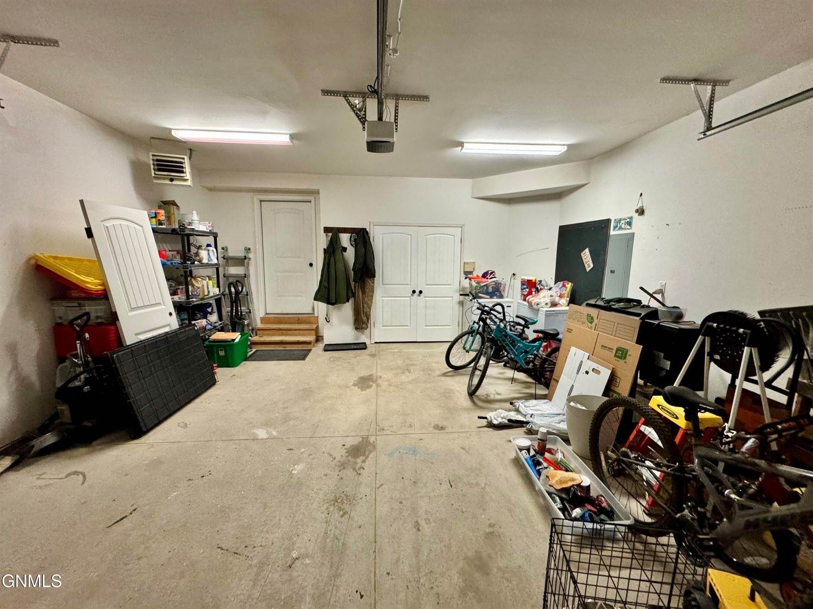 5809 Vanessa Avenue, Williston, ND 58801