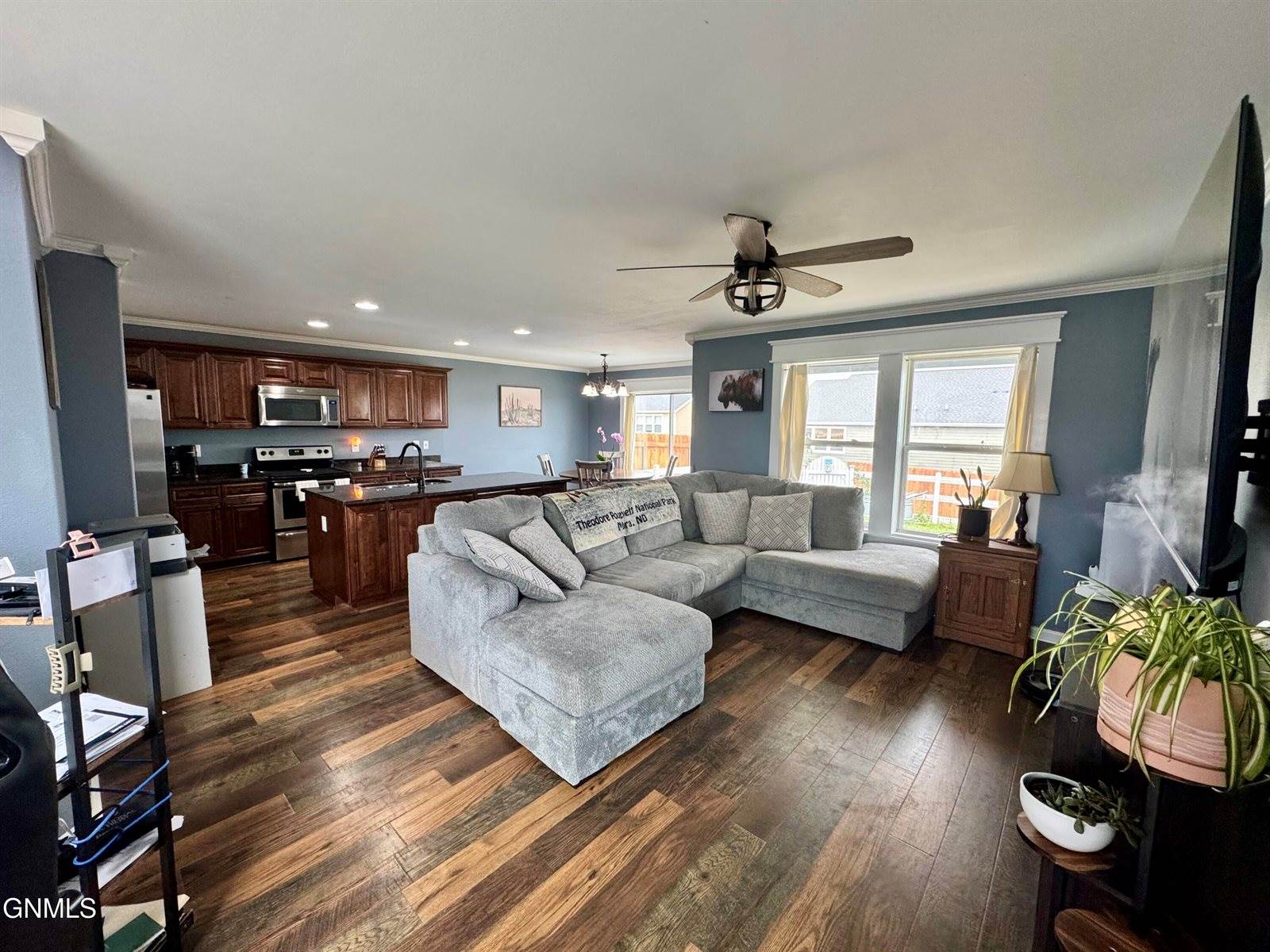 5809 Vanessa Avenue, Williston, ND 58801