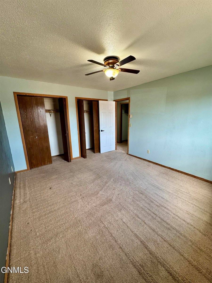 2609 18th Avenue West, Williston, ND 58801