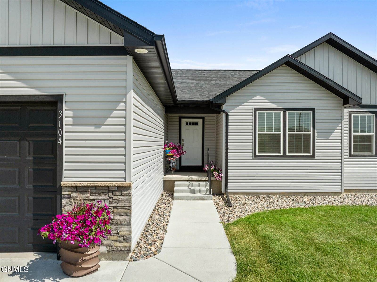 3104 28th Avenue West, Williston, ND 58801