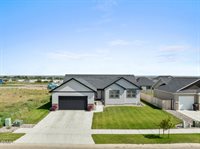 3104 28th Avenue West, Williston, ND 58801