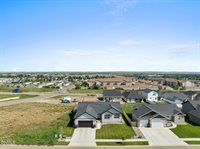 3104 28th Avenue West, Williston, ND 58801