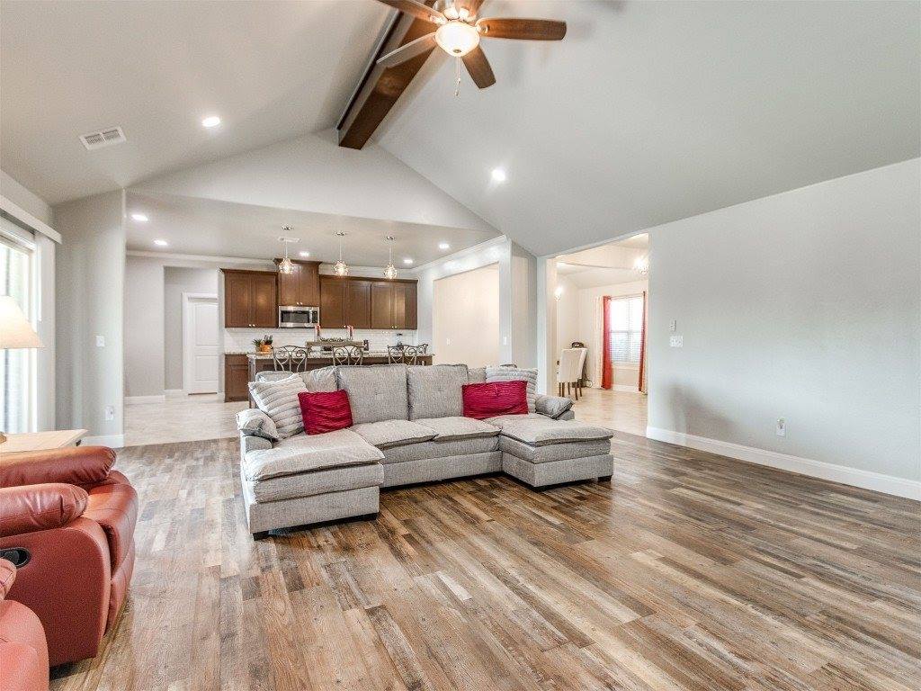 4210 Paradise Drive, Blanchard, OK 73010