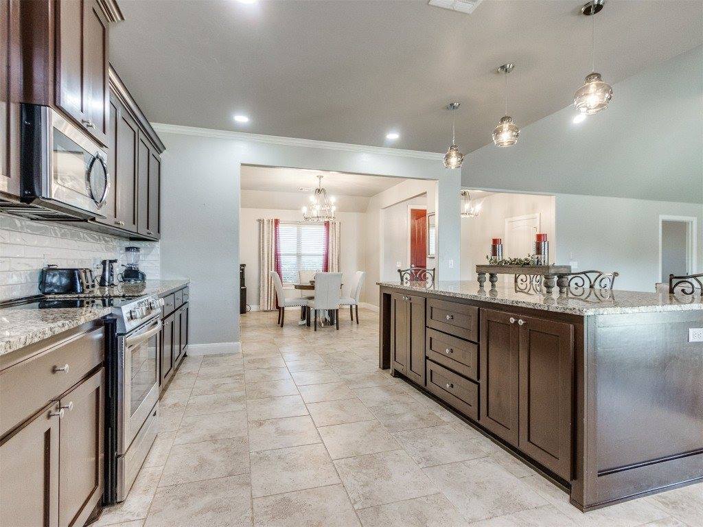 4210 Paradise Drive, Blanchard, OK 73010