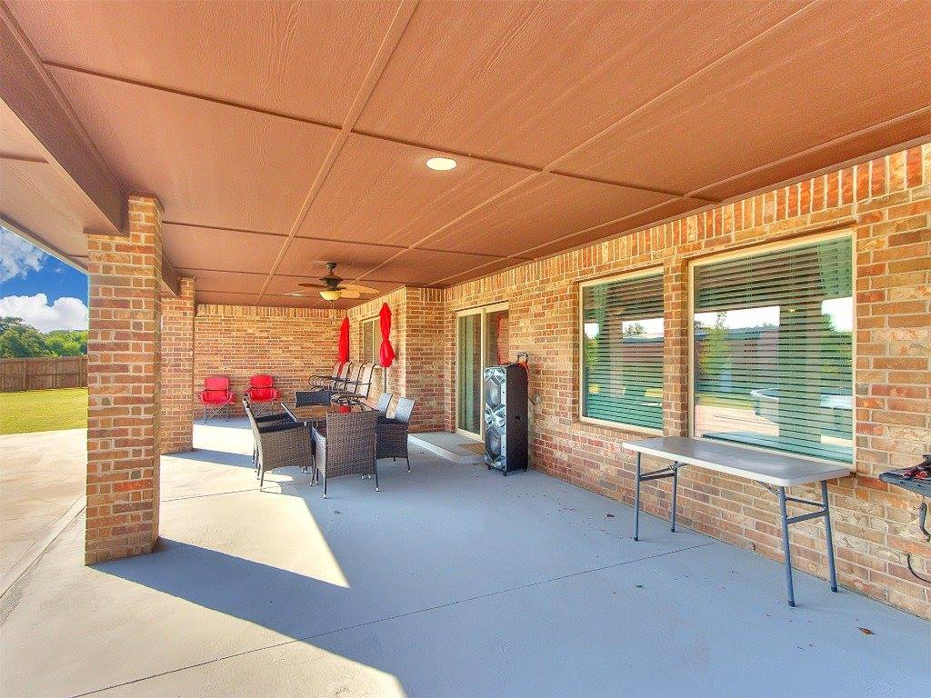 4210 Paradise Drive, Blanchard, OK 73010