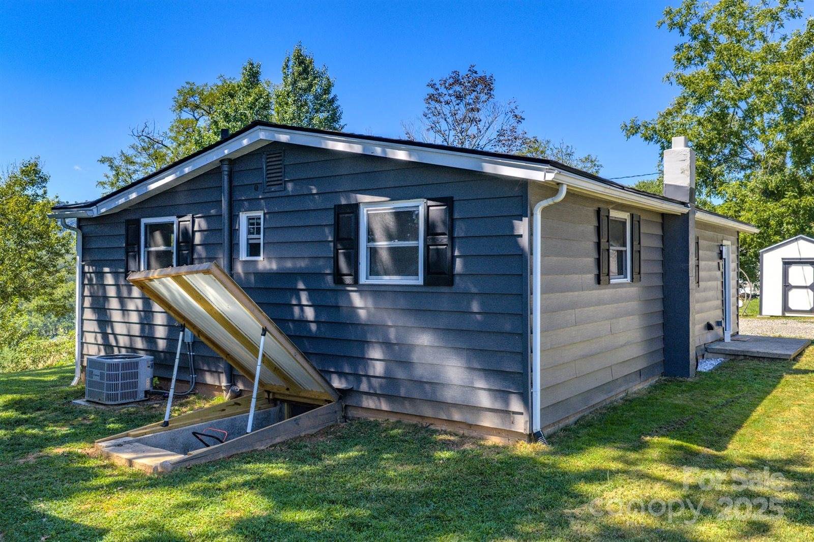 26 Center Street, Candler, NC 28715