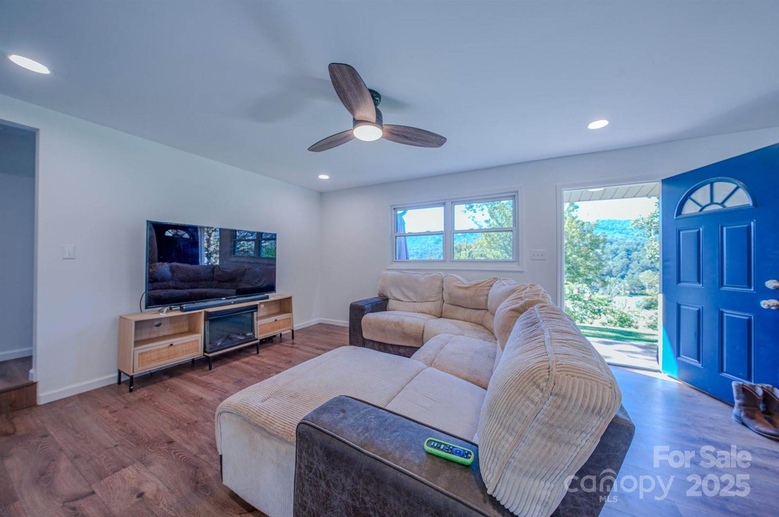 26 Center Street, Candler, NC 28715