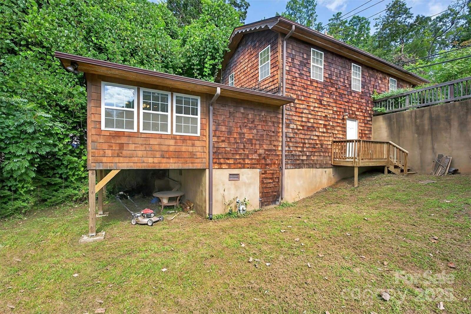 160 East Howard Street, Tryon, NC 28782