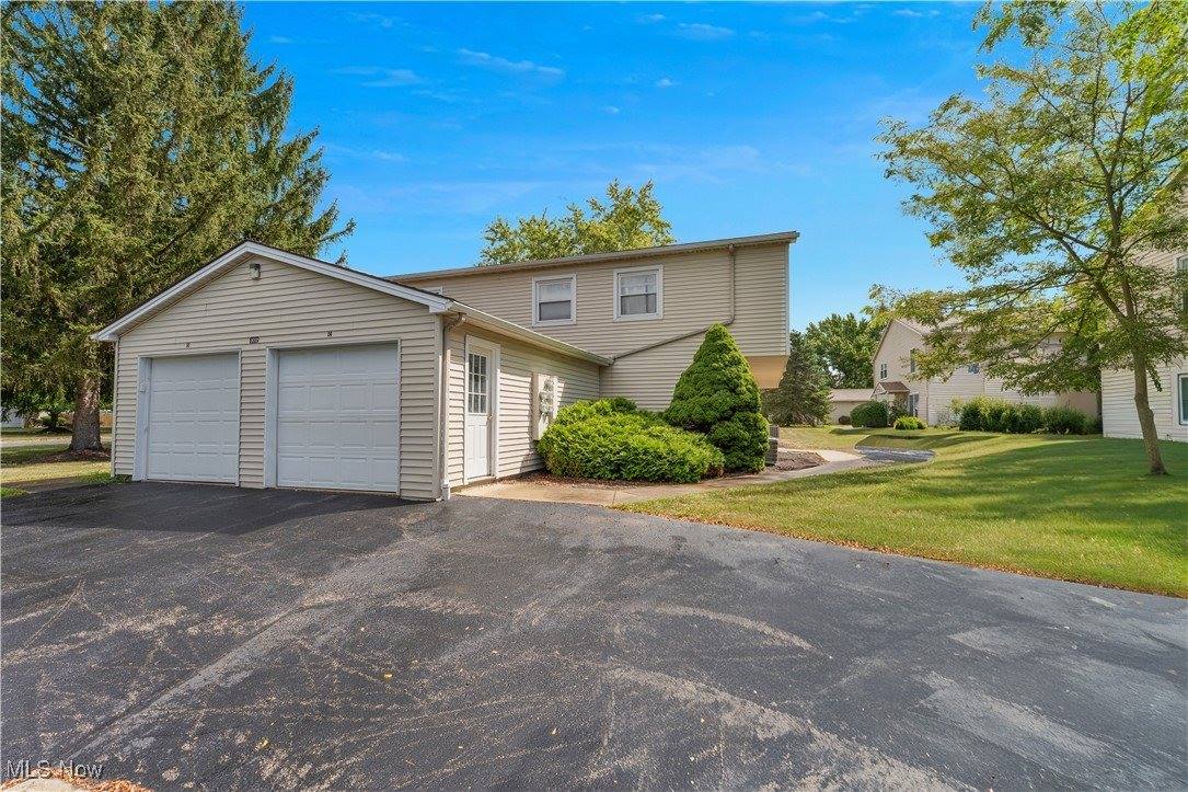 3012 Ivy Hill Circle, Cortland, OH 44410