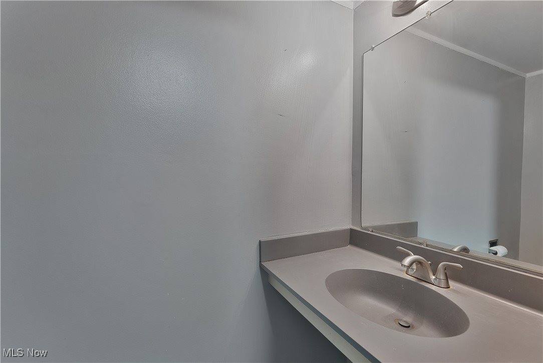 3012 Ivy Hill Circle, Cortland, OH 44410