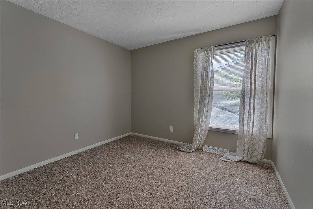 3012 Ivy Hill Circle, Cortland, OH 44410