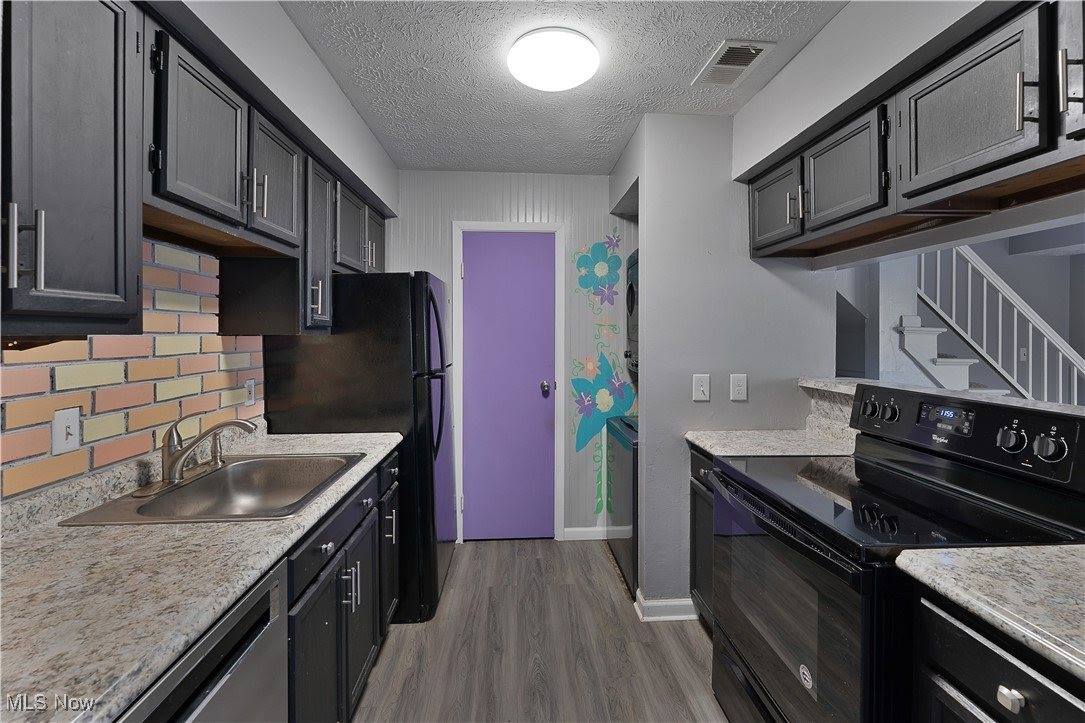 3012 Ivy Hill Circle, Cortland, OH 44410