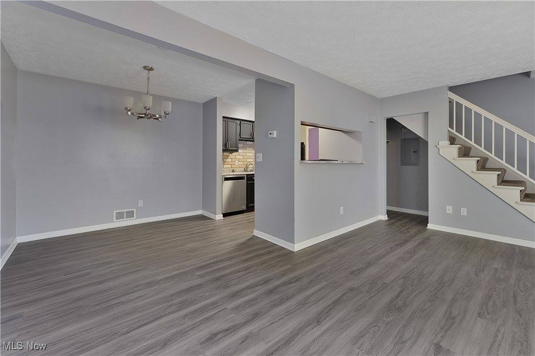 3012 Ivy Hill Circle, Cortland, OH 44410