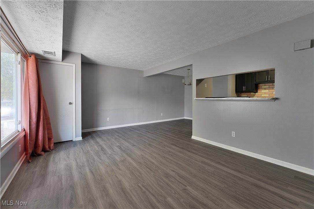 3012 Ivy Hill Circle, Cortland, OH 44410