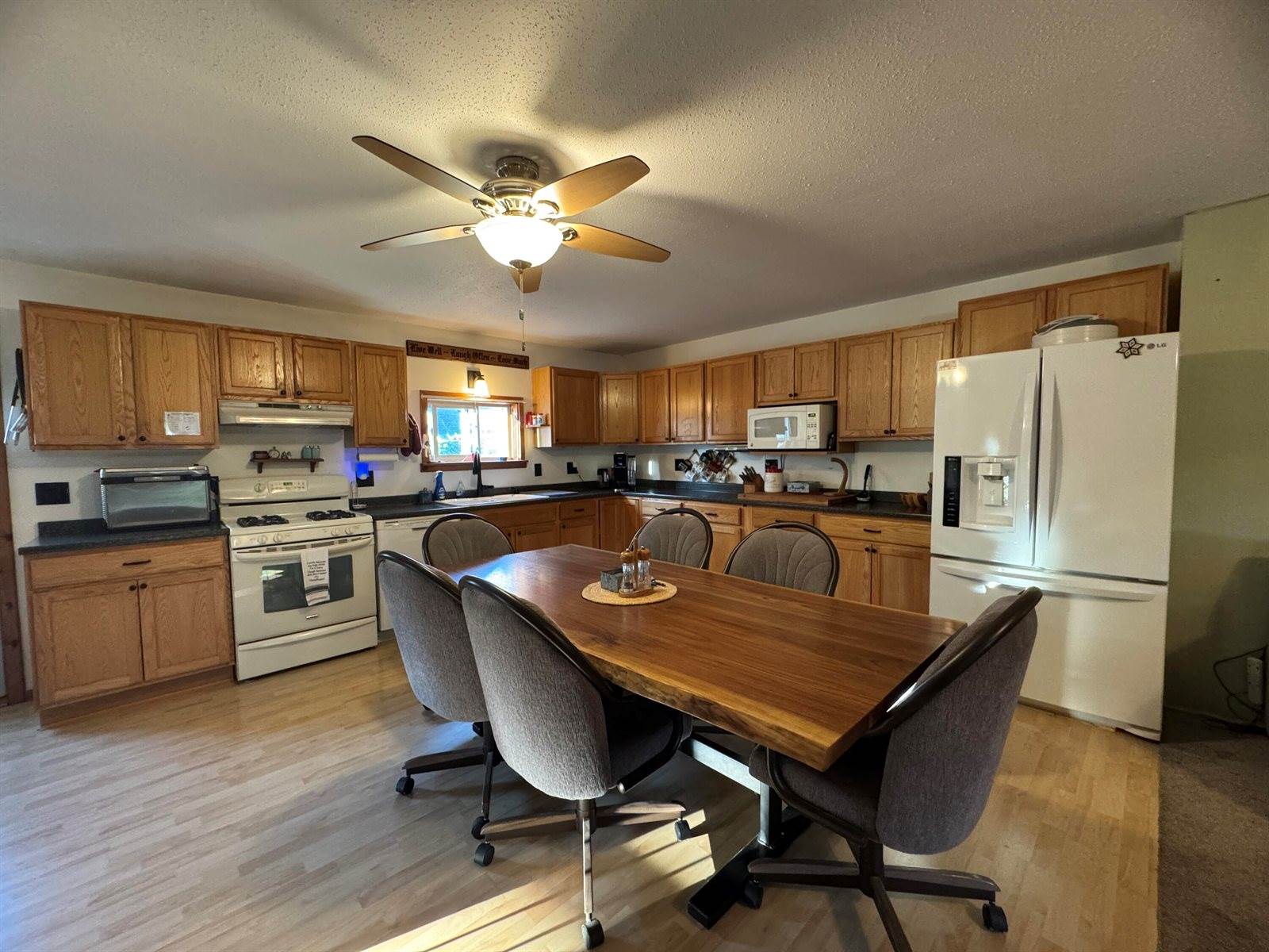 9 Main Street, Corinth, ME 04427