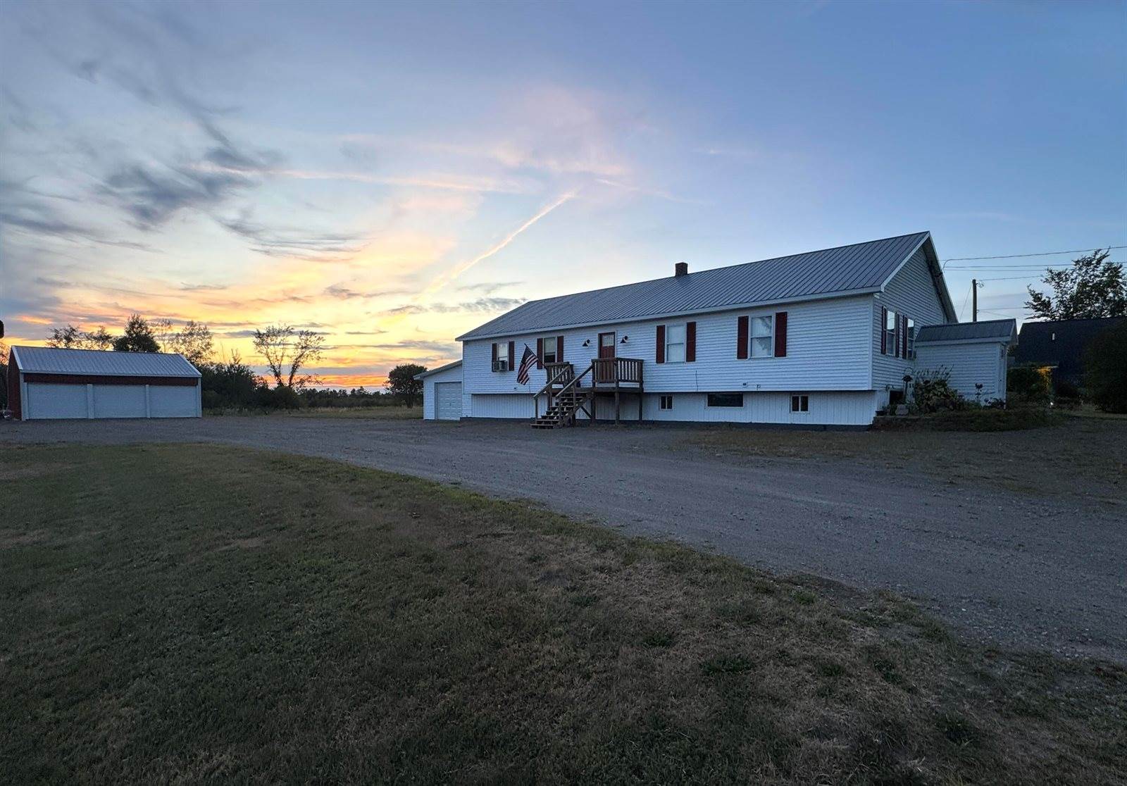 9 Main Street, Corinth, ME 04427