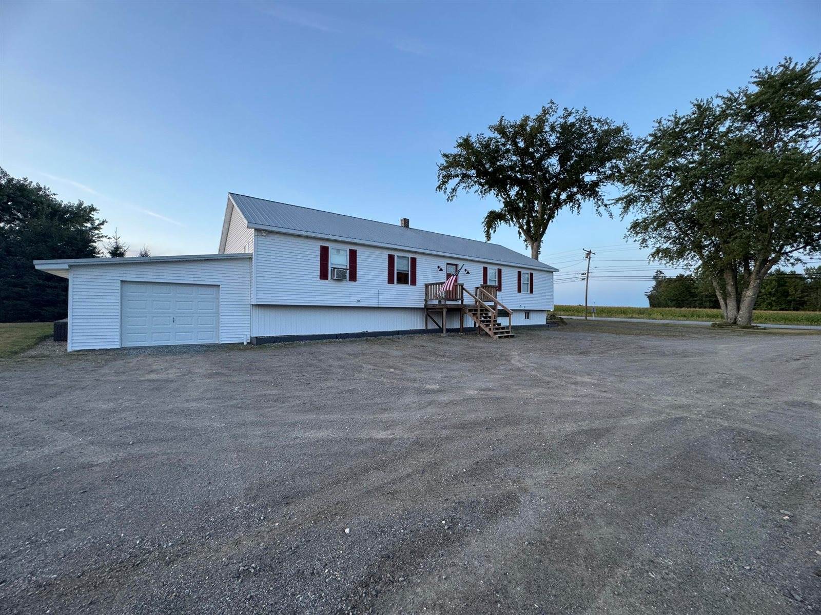 9 Main Street, Corinth, ME 04427