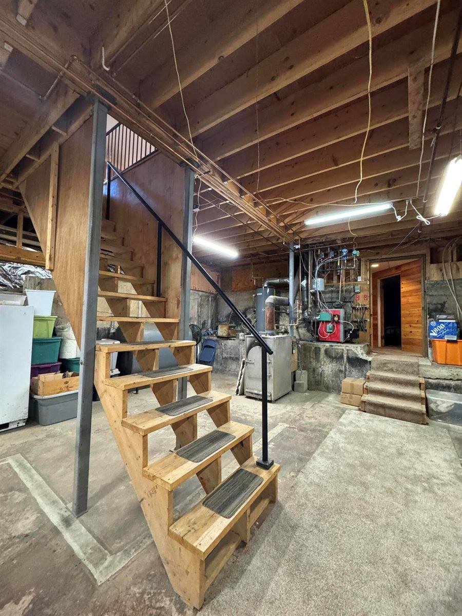 9 Main Street, Corinth, ME 04427