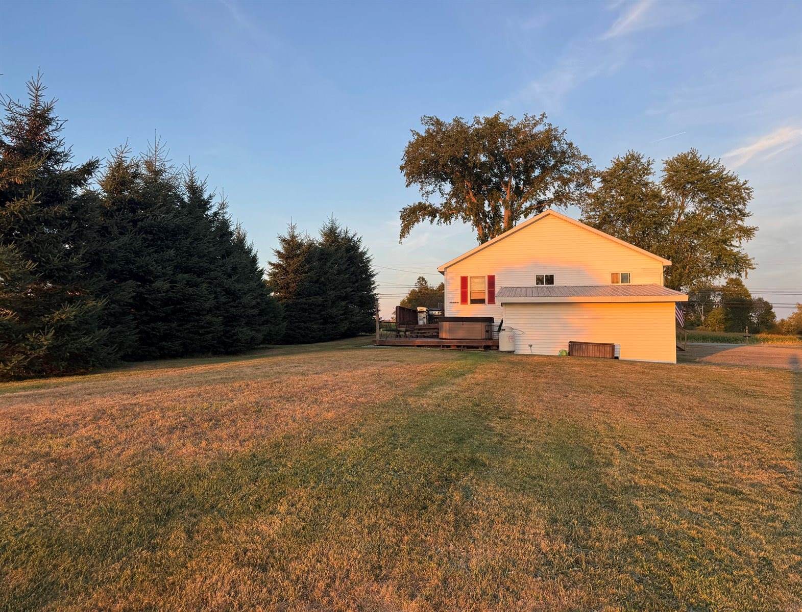 9 Main Street, Corinth, ME 04427