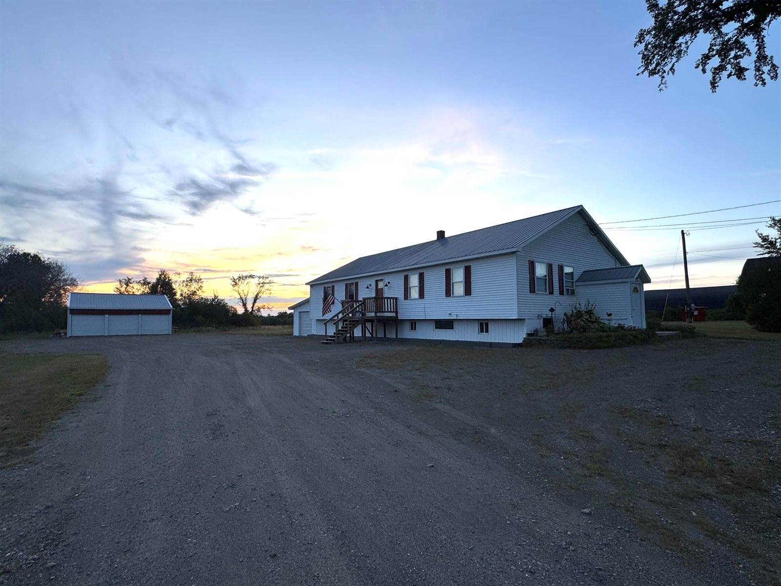 9 Main Street, Corinth, ME 04427