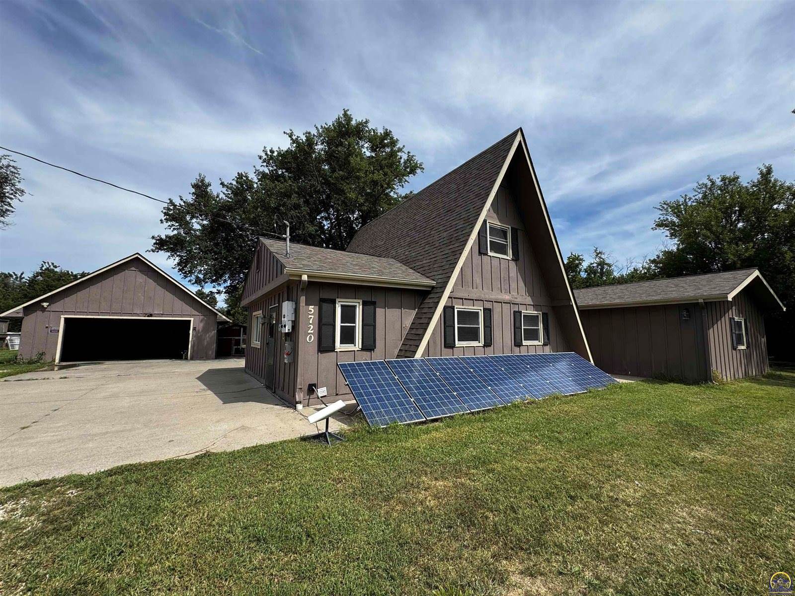 5720 SW 93rd St, Wakarusa, KS 66546