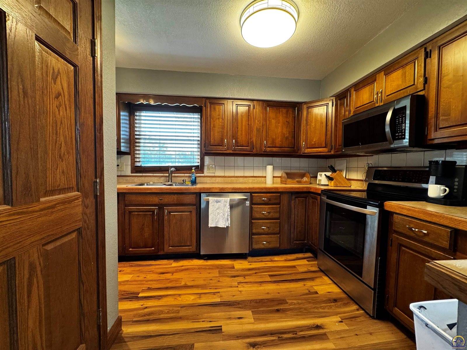 5720 SW 93rd St, Wakarusa, KS 66546