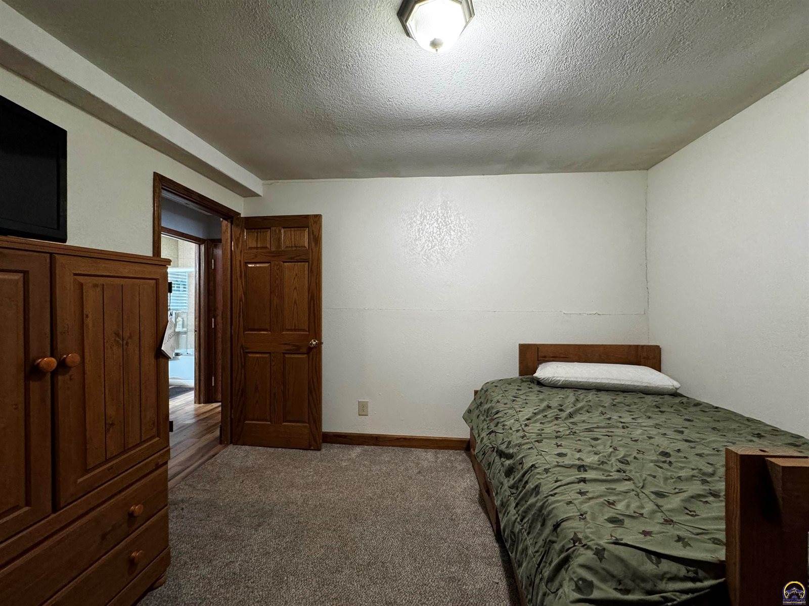 5720 SW 93rd St, Wakarusa, KS 66546