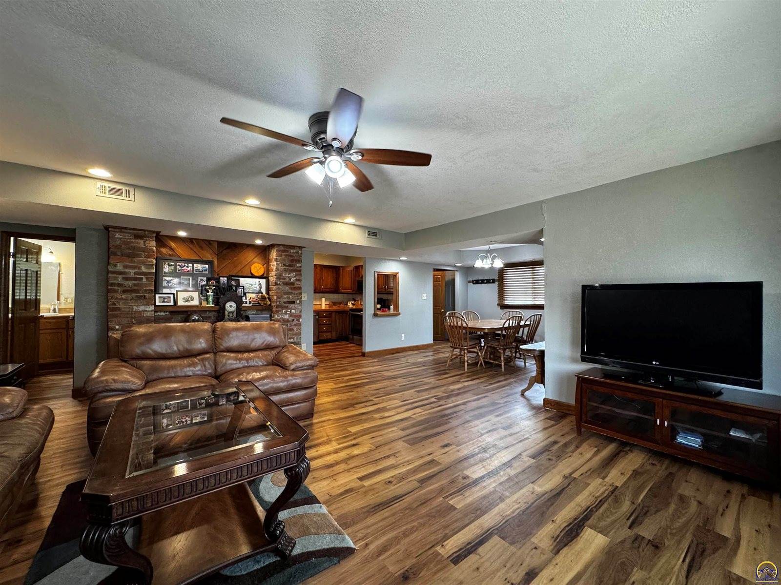 5720 SW 93rd St, Wakarusa, KS 66546