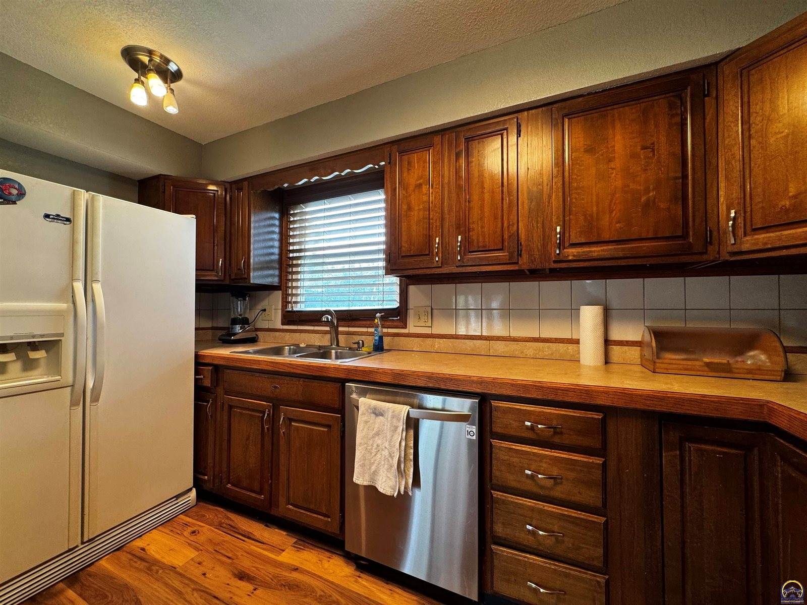 5720 SW 93rd St, Wakarusa, KS 66546