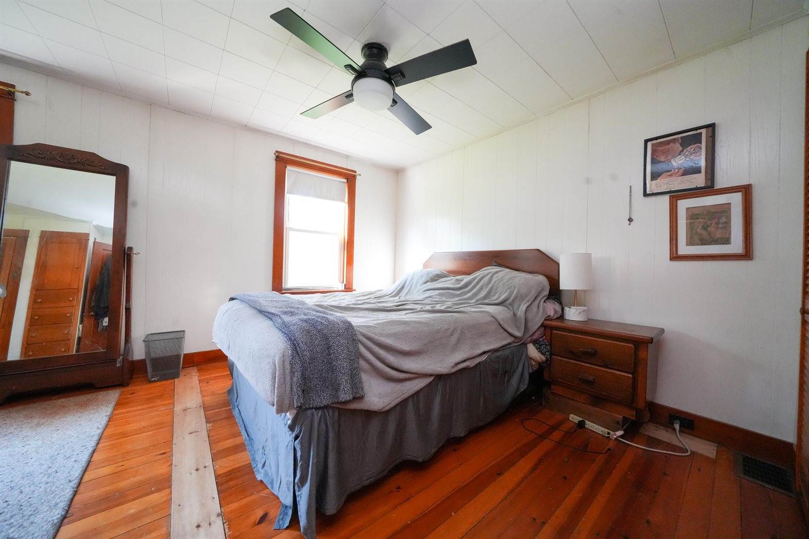 17 Main Street, Bradley, ME 04411