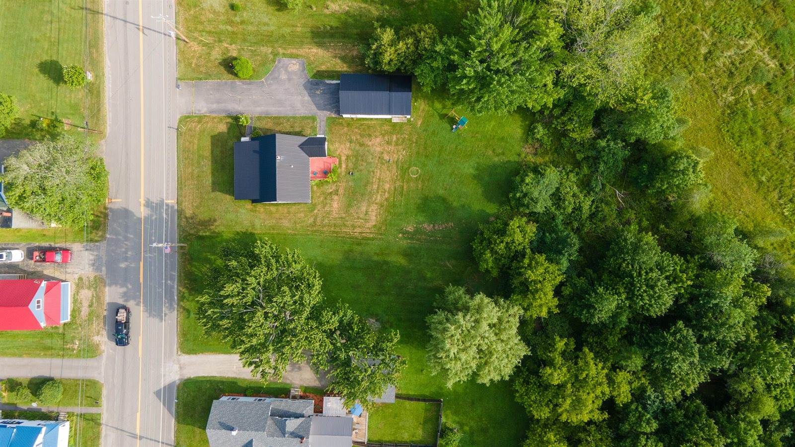 17 Main Street, Bradley, ME 04411