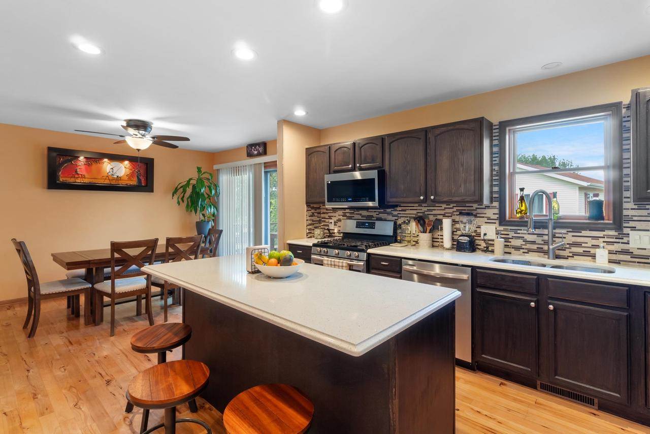 5330 Valley Edge Drive, Madison, WI 53704