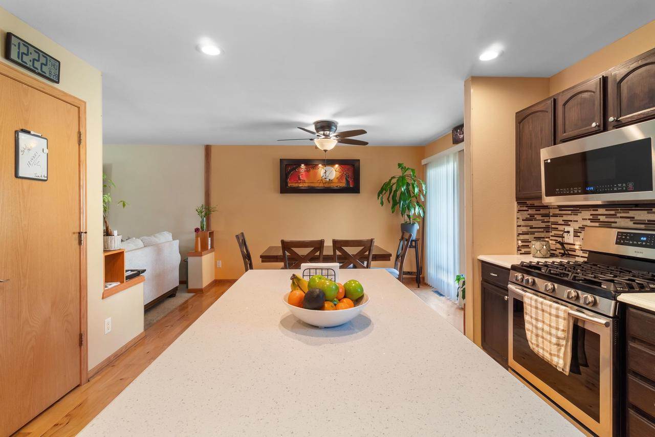 5330 Valley Edge Drive, Madison, WI 53704