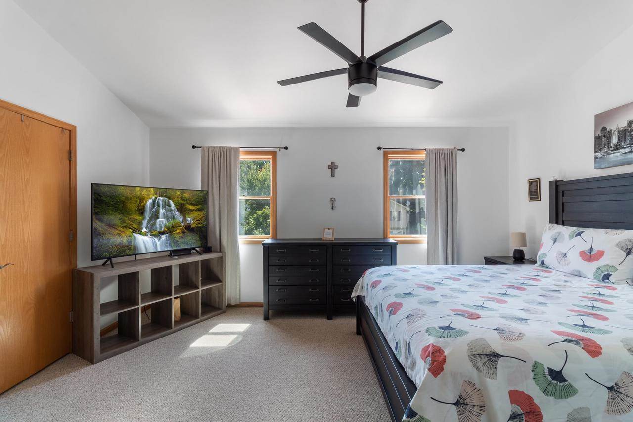 5330 Valley Edge Drive, Madison, WI 53704