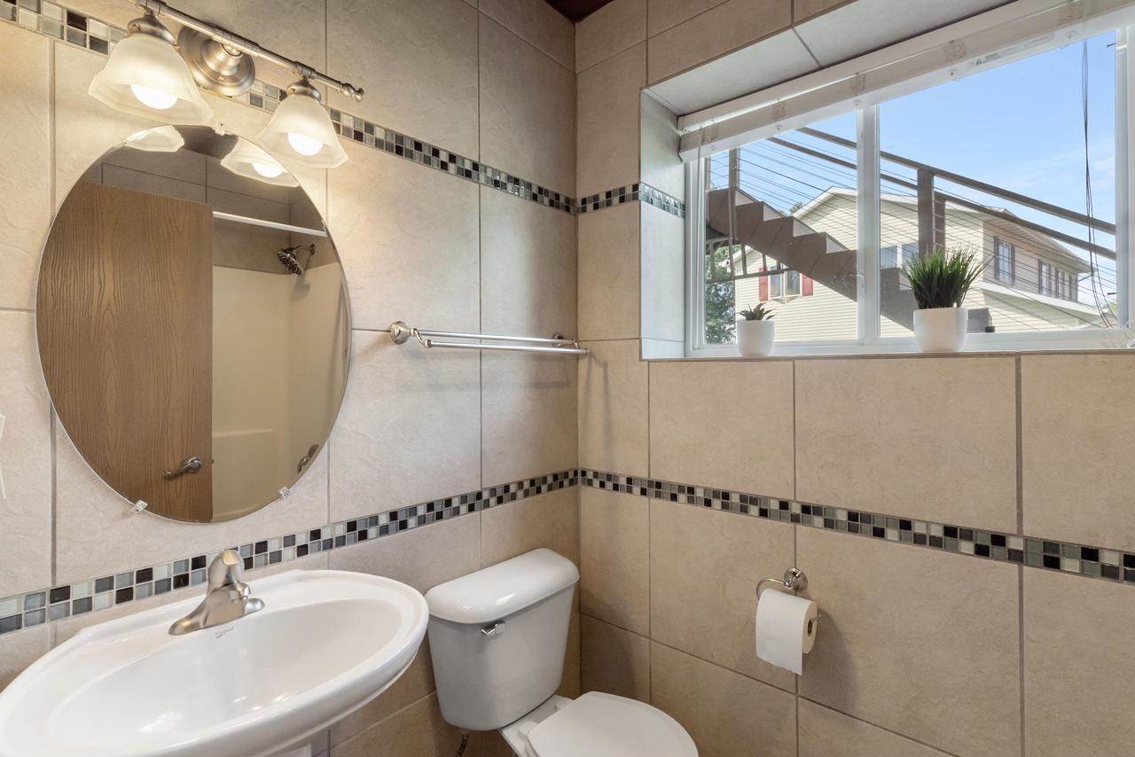 5330 Valley Edge Drive, Madison, WI 53704