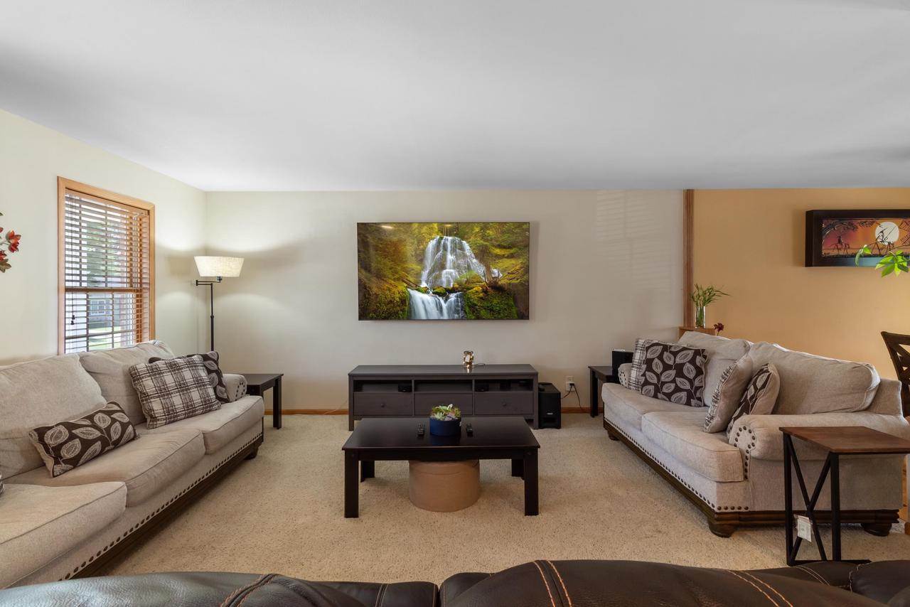 5330 Valley Edge Drive, Madison, WI 53704