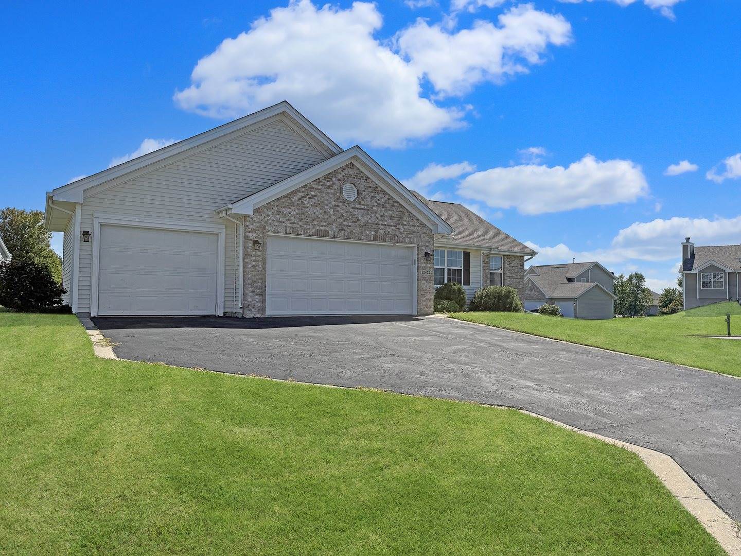 12432 Barberry Drive, Winnebago, IL 61088