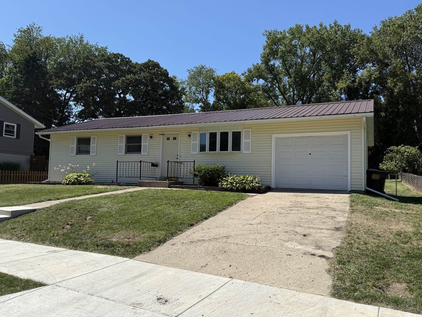 1748 Ridge Drive, Freeport, IL 61032