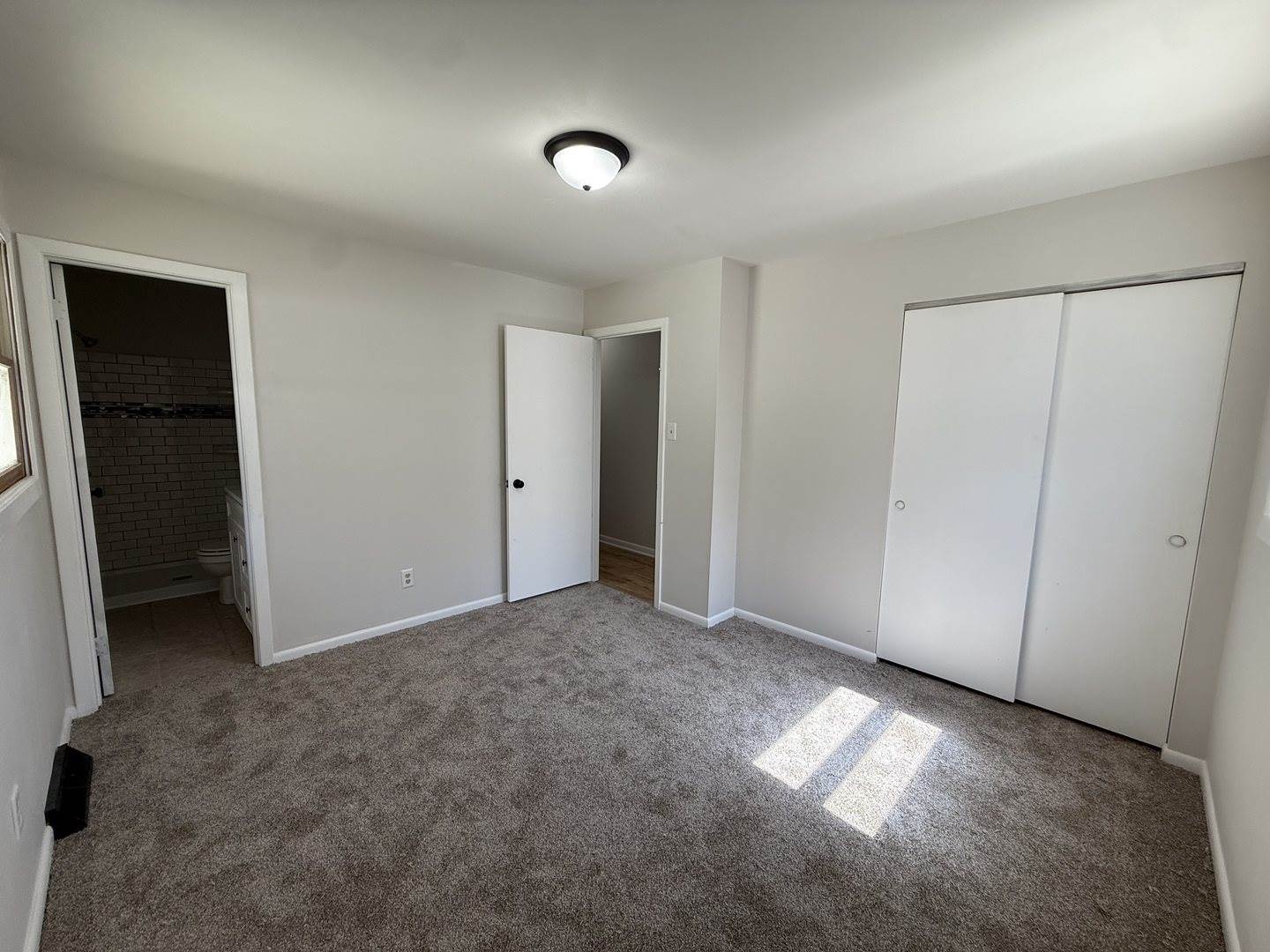 1748 Ridge Drive, Freeport, IL 61032