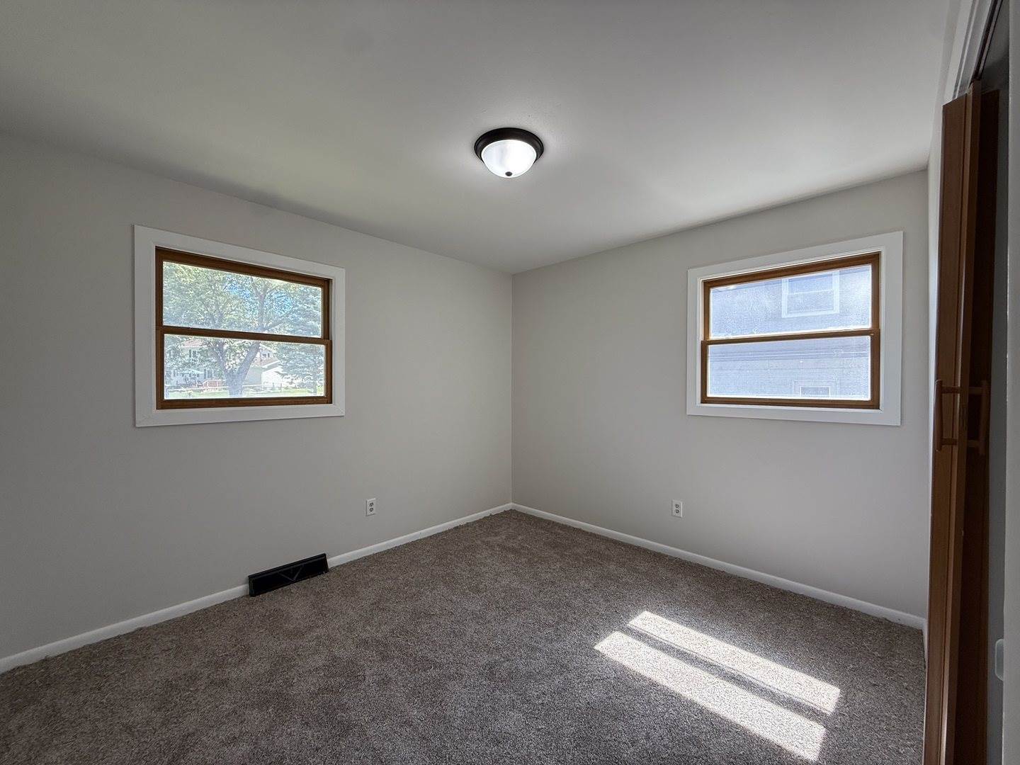 1748 Ridge Drive, Freeport, IL 61032