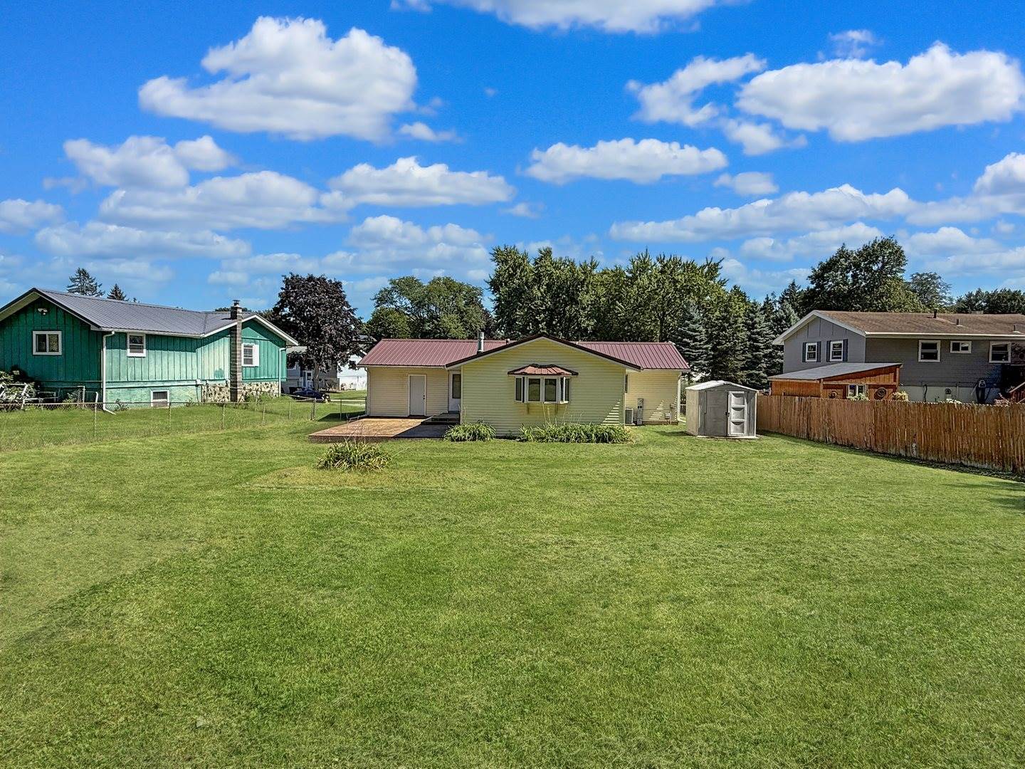 1748 Ridge Drive, Freeport, IL 61032