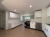 1748 Ridge Drive, Freeport, IL 61032