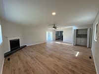 1748 Ridge Drive, Freeport, IL 61032