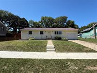 1748 Ridge Drive, Freeport, IL 61032