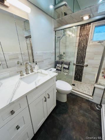 41 cambridge Avenue, North Hempstead, NY 11050