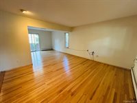 41 cambridge Avenue, North Hempstead, NY 11050