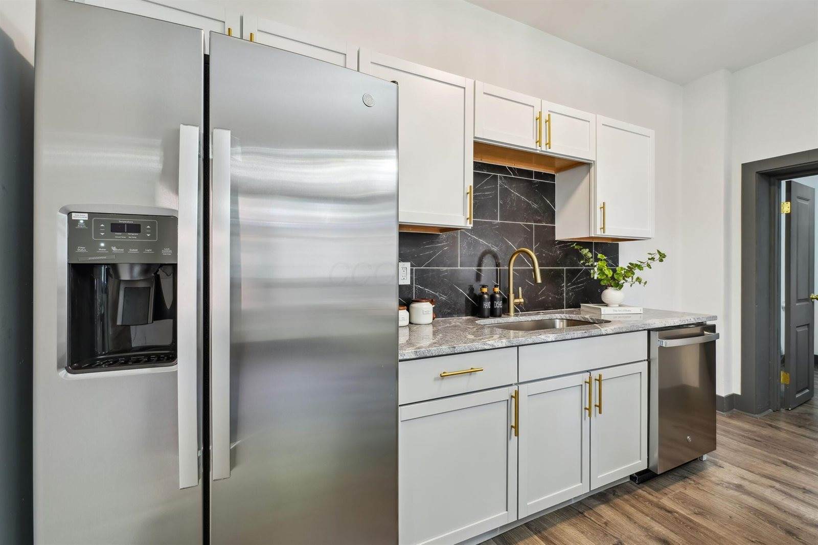 1571 Franklin Avenue, Columbus, OH 43205