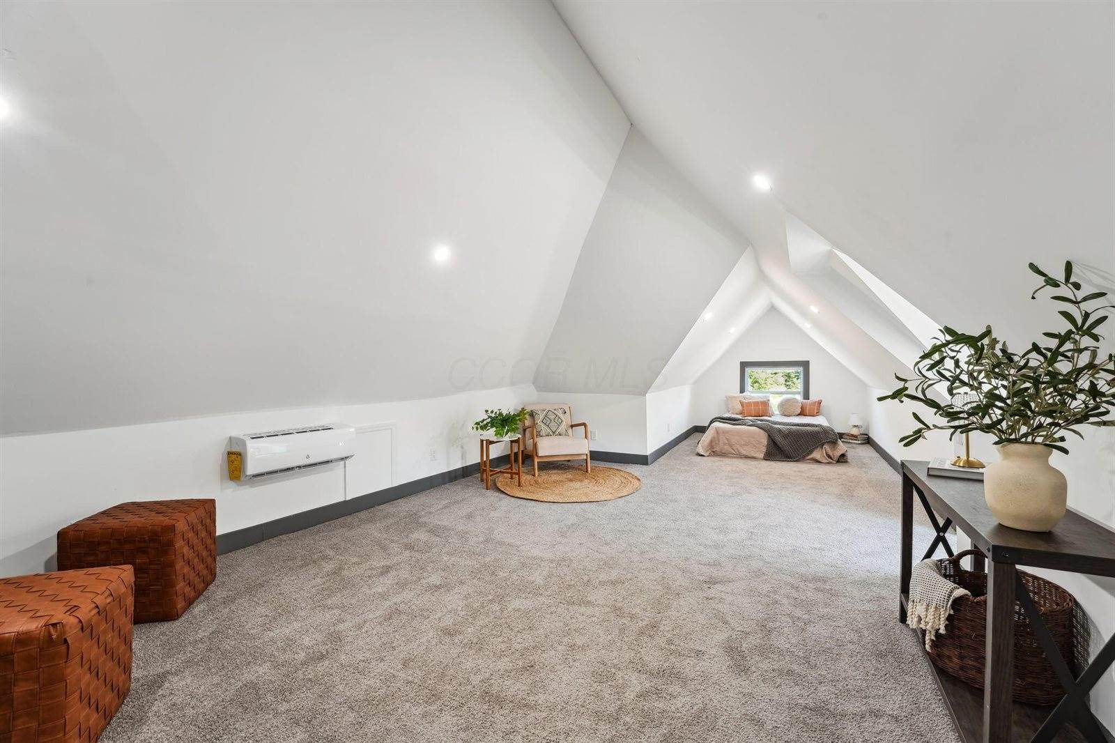 1571 Franklin Avenue, Columbus, OH 43205