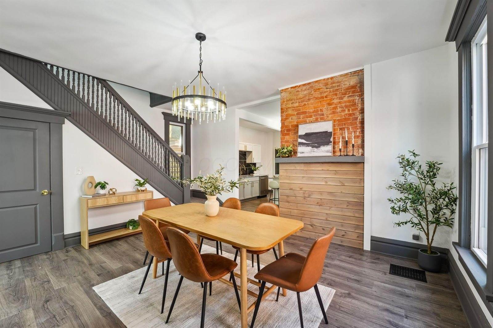 1571 Franklin Avenue, Columbus, OH 43205