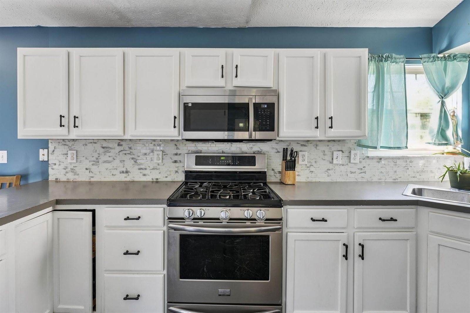 6109 Woodsboro Drive, Columbus, OH 43228